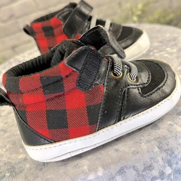 Carter’s Black & Red Plaid Fabric Crib High-Tops Baby Boy 6-9 Mos.🖤Like New❤️ - Picture 8 of 9